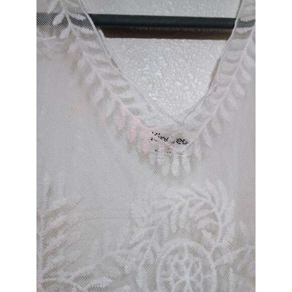 Kindred Women's White Crochet Lace Mesh Fringe Floral Top Plus Size 2X - Picture 3 of 4